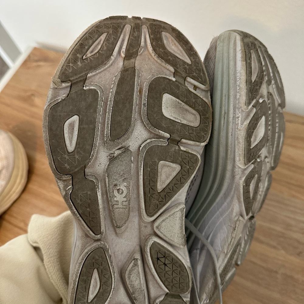 HOKA Women’s Bondi 8 - Picture 15 of 16